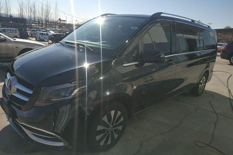 Used Mercedes-Benz Vito 2021 2.0T Elite Version 7 Seats Exterior 3