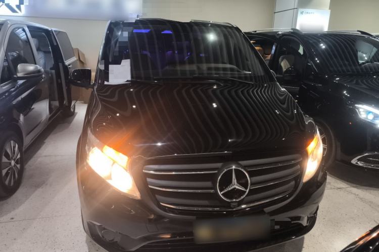 Used Mercedes-Benz Vito 2021 2.0T Elite Version 7 Seats Front