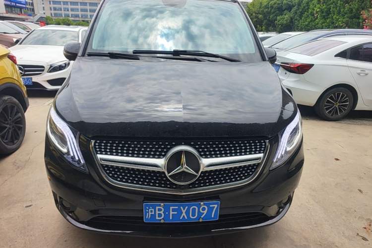 Used Mercedes-Benz Vito 2021 2.0T Elite Version 7 Seats Front