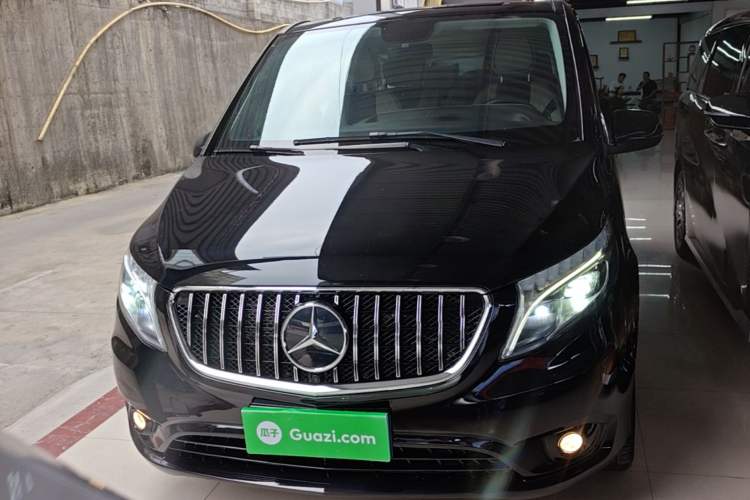Used Mercedes-Benz Vito 2021 2.0T Elite Version 7 Seats Front
