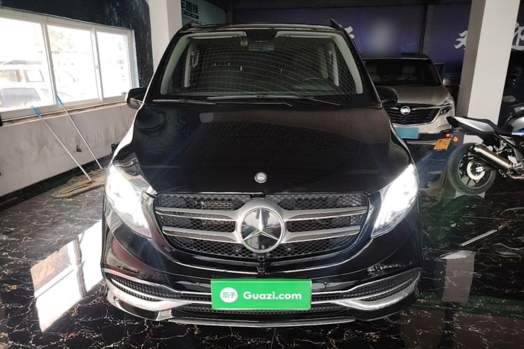 Used Mercedes-Benz Vito 2021 2.0T Elite Version 7 Seats Front