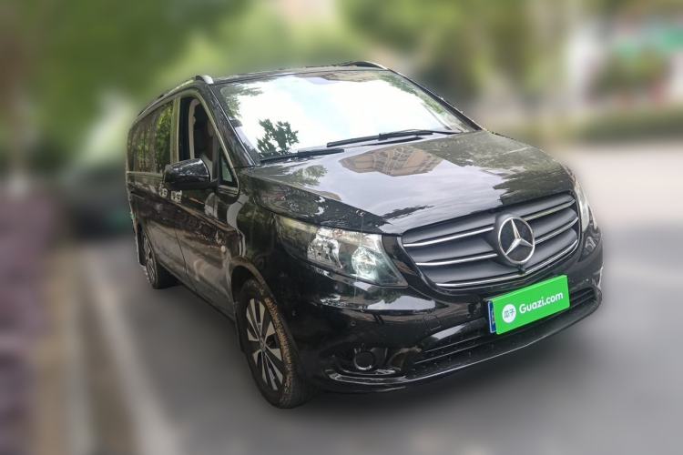 Used Mercedes-Benz Vito 2021 2.0T Business Version 7 Seats Front Right 45 Deg