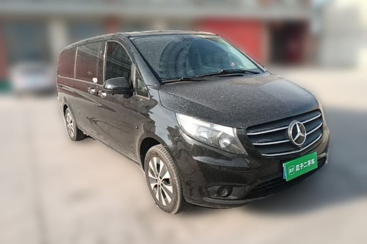 Used Mercedes-Benz Vito 2021 2.0T Elite Version 7 Seats Front Right 45 Deg