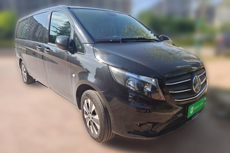 Used Mercedes-Benz Vito 2021 2.0T Elite Version 7 Seats Front Right 45 Deg