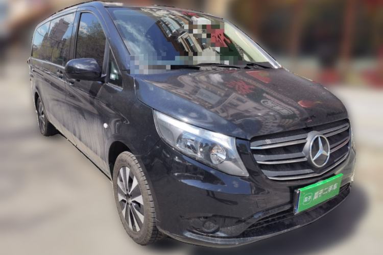 Used Mercedes-Benz Vito 2021 2.0T Elite Version 7 Seats Front Right 45 Deg