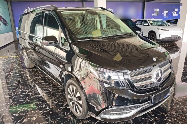 Used Mercedes-Benz Vito 2021 2.0T Elite Version 7 Seats Front Right 45 Deg