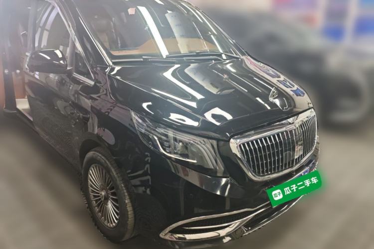 Used Mercedes-Benz Vito 2021 2.0T Elite Version 7 Seats Front Right 45 Deg