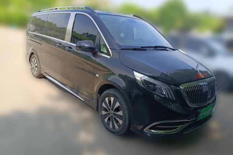 Used Mercedes-Benz Vito 2021 2.0T Business Version 7 Seats Front Right 45 Deg