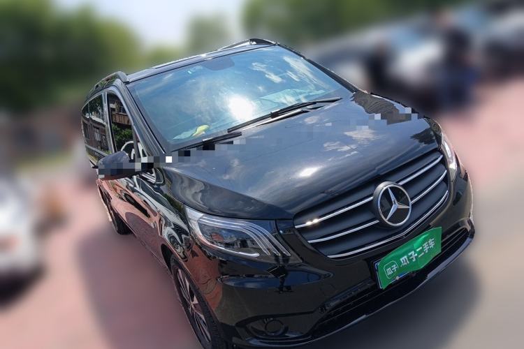 Used Mercedes-Benz Vito 2021 2.0T Elite Version 7 Seats Front Right 45 Deg