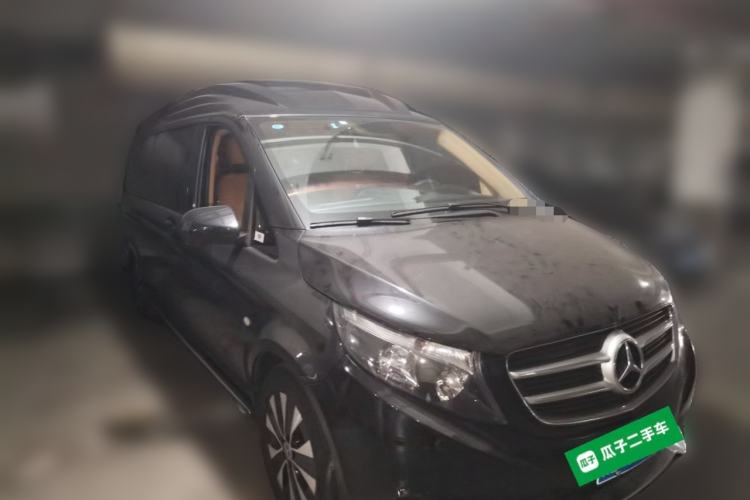 Used Mercedes-Benz Vito 2021 2.0T Business Version 7 Seats Front Right 45 Deg