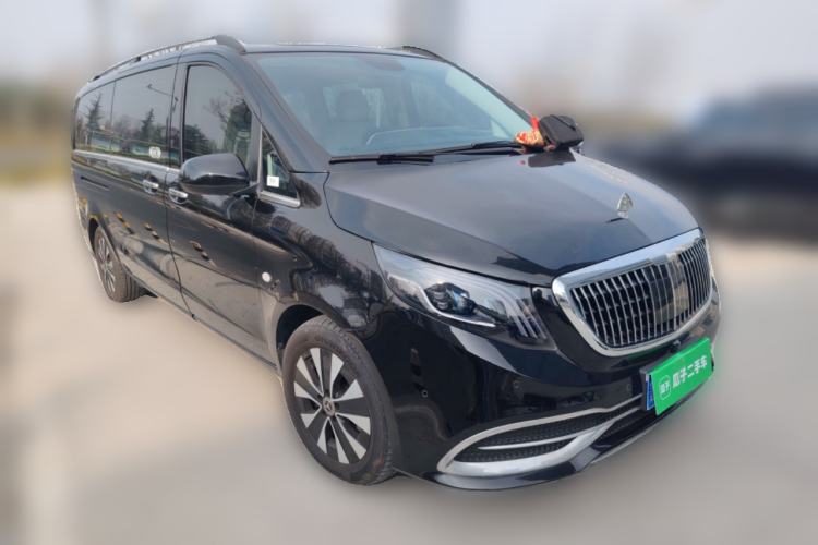 Used Mercedes-Benz Vito 2021 2.0T Elite Version 7 Seats Front Right 45 Deg