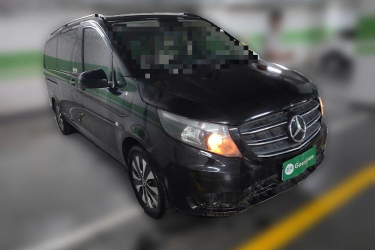 Used Mercedes-Benz Vito 2021 2.0T Elite Version 9 Seats Front Right 45 Deg