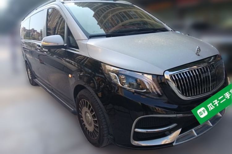 Used Mercedes-Benz Vito 2021 2.0T Elite Version 7 Seats Front Right 45 Deg