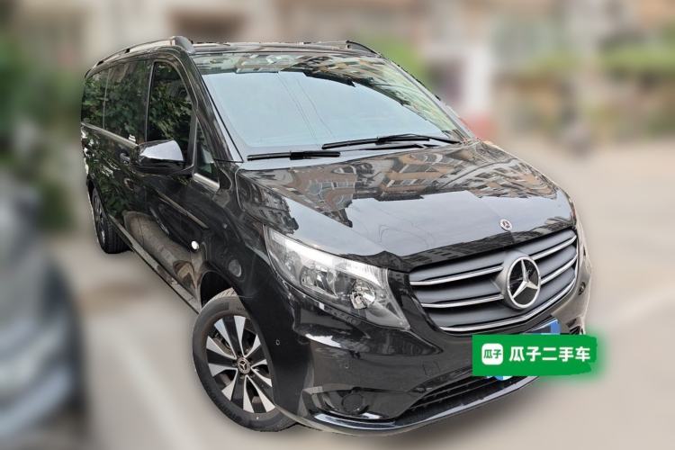 Used Mercedes-Benz Vito 2021 2.0T Business Version 7 Seats Front Right 45 Deg