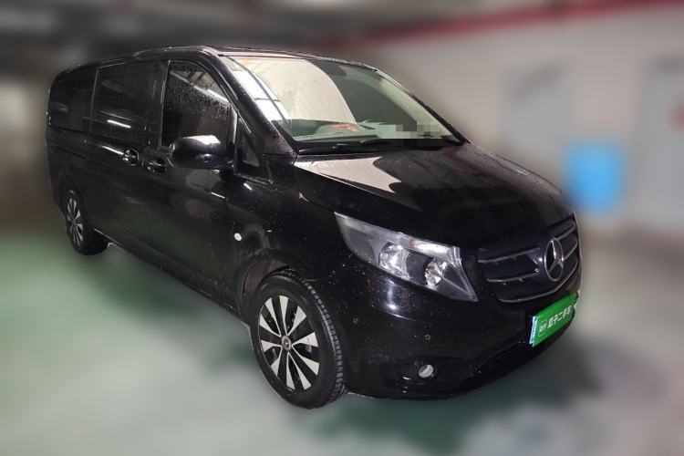 Used Mercedes-Benz Vito 2021 2.0T Business Version 7 Seats Front Right 45 Deg