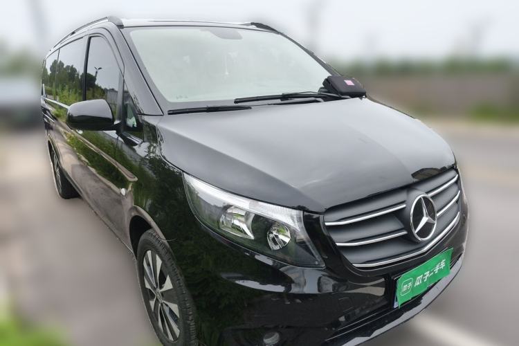 Used Mercedes-Benz Vito 2021 2.0T Elite Version 7 Seats Front Right 45 Deg