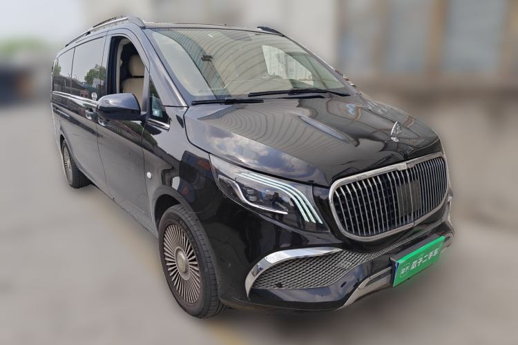 Used Mercedes-Benz Vito 2021 2.0T Elite Version 7 Seats Front Right 45 Deg