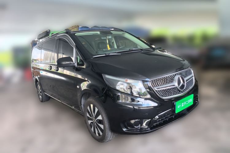 Used Mercedes-Benz Vito 2021 2.0T Elite Version 7 Seats Front Right 45 Deg