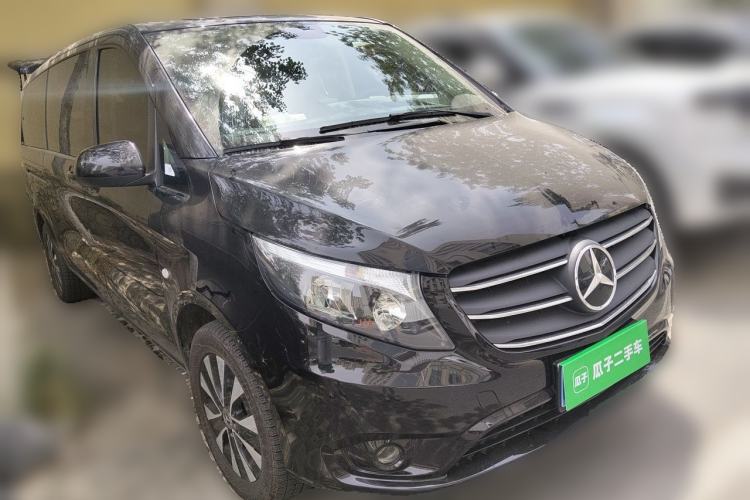 Used Mercedes-Benz Vito 2021 2.0T Elite Version 7 Seats Front Right 45 Deg