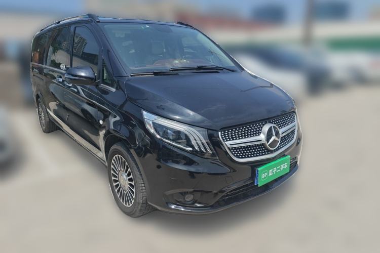 Used Mercedes-Benz Vito 2021 2.0T Elite Version 7 Seats Front Right 45 Deg