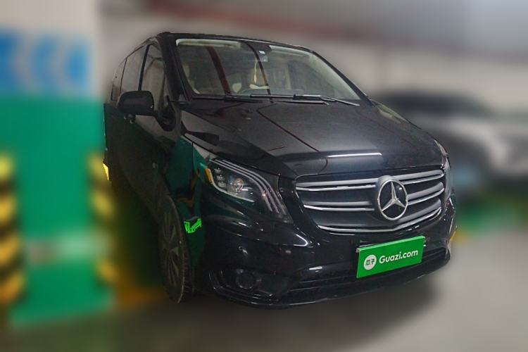 Used Mercedes-Benz Vito 2021 2.0T Business Version 7 Seats Front Right 45 Deg