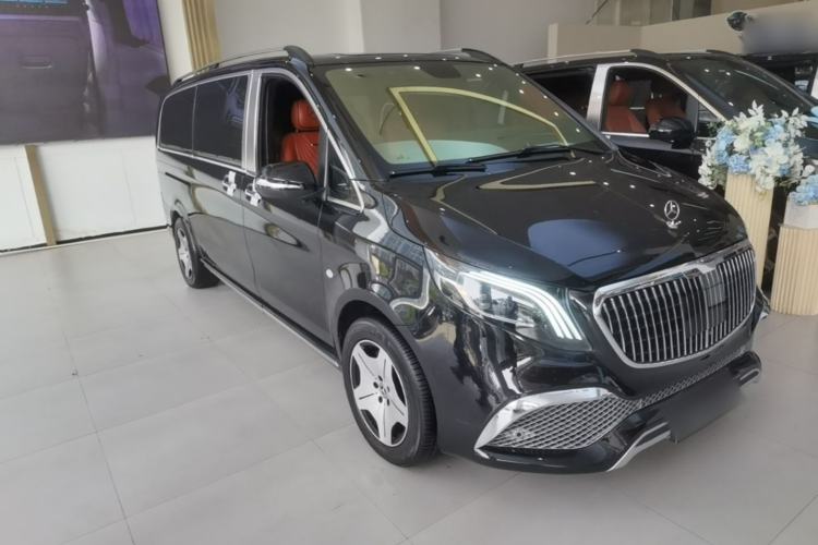 Used Mercedes-Benz Vito 2021 2.0T Business Version 7 Seats Front Right 45 Deg