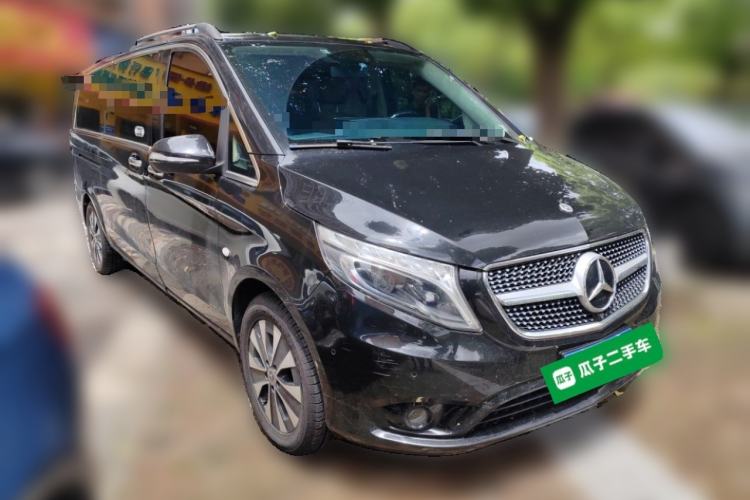 Used Mercedes-Benz Vito 2021 2.0T Business Version 7 Seats Front Right 45 Deg