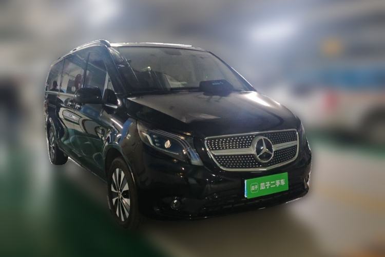Used Mercedes-Benz Vito 2021 2.0T Business Version 7 Seats Front Right 45 Deg