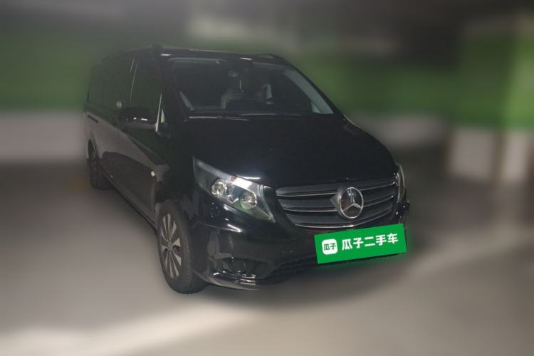 Used Mercedes-Benz Vito 2021 2.0T Elite Version 7 Seats Front Right 45 Deg