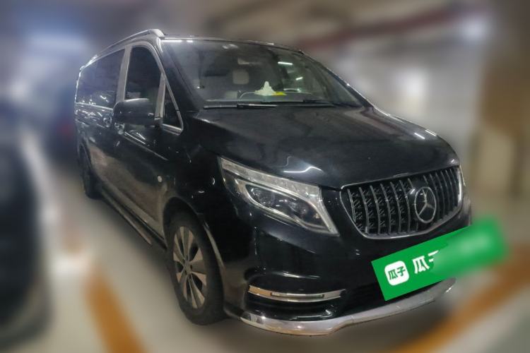 Used Mercedes-Benz Vito 2021 2.0T Elite Version 7 Seats Front Right 45 Deg