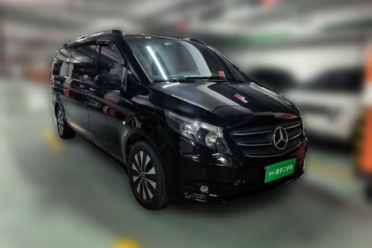 Used Mercedes-Benz Vito 2021 2.0T Elite Version 7 Seats Front Right 45 Deg