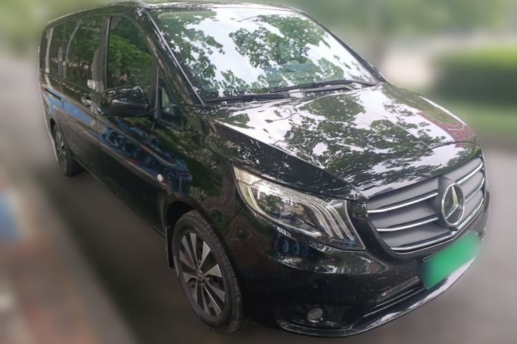 Used Mercedes-Benz Vito 2021 2.0T Elite Version 7 Seats Front Right 45 Deg