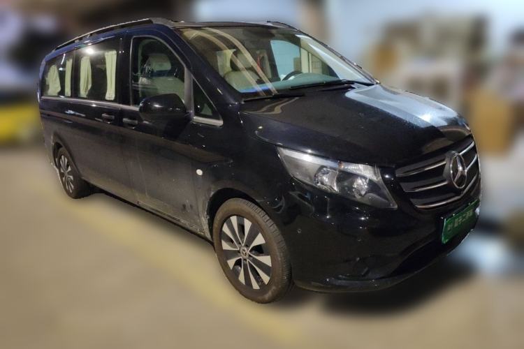 Used Mercedes-Benz Vito 2021 2.0T Business Version 7 Seats Front Right 45 Deg