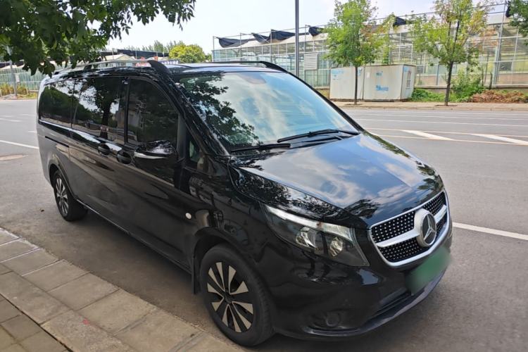 Used Mercedes-Benz Vito 2021 2.0T Elite Version 7 Seats Front Right 45 Deg