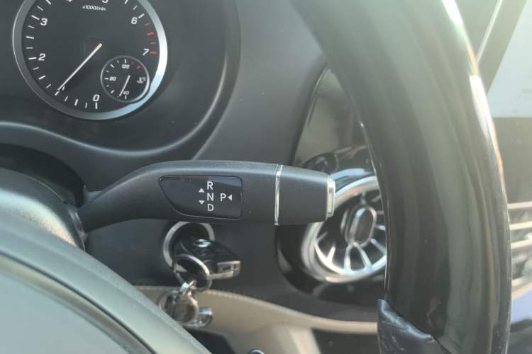 Used Mercedes-Benz Vito 2021 2.0T Business Version 7 Seats Gear Lever