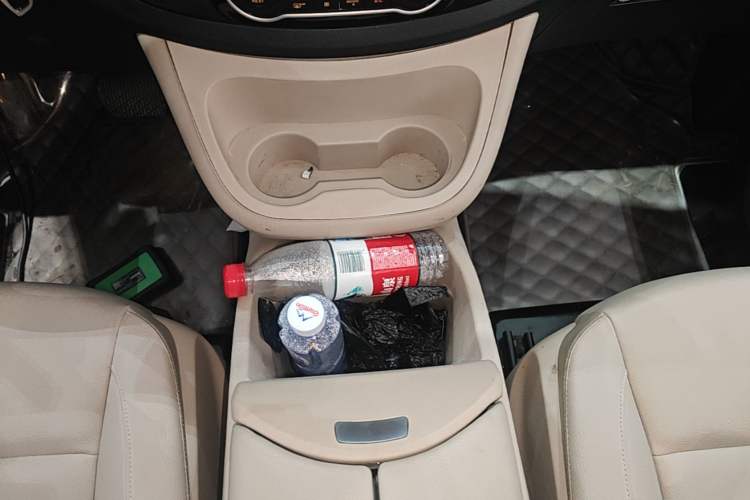 Used Mercedes-Benz Vito 2021 2.0T Elite Version 7 Seats Gear Lever