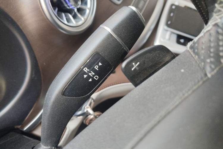 Used Mercedes-Benz Vito 2021 2.0T Business Version 7 Seats Gear Lever