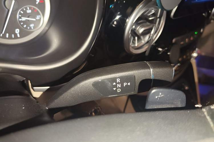 Used Mercedes-Benz Vito 2021 2.0T Business Version 7 Seats Gear Lever