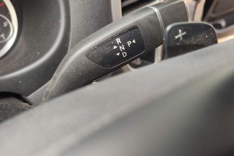 Used Mercedes-Benz Vito 2021 2.0T Business Version 7 Seats Gear Lever