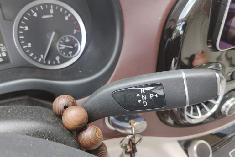 Used Mercedes-Benz Vito 2021 2.0T Business Version 7 Seats Gear Lever