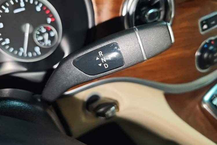 Used Mercedes-Benz Vito  Gear Lever