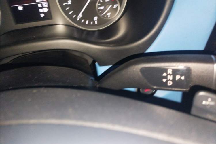 Used Mercedes-Benz Vito 2021 2.0T Business Version 7 Seats Gear Lever