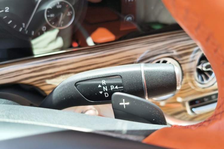 Used Mercedes-Benz Vito 2021 2.0T Business Version 7 Seats Gear Lever