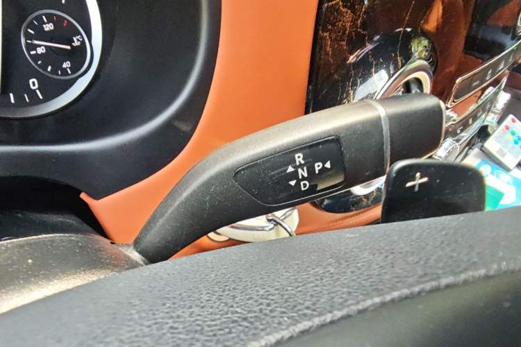 Used Mercedes-Benz Vito 2021 2.0T Business Version 7 Seats Gear Lever