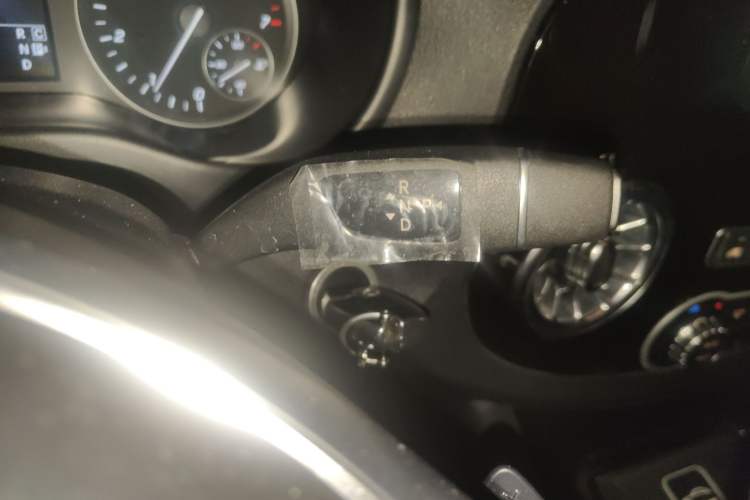 Used Mercedes-Benz Vito 2021 2.0T Business Version 7 Seats Gear Lever