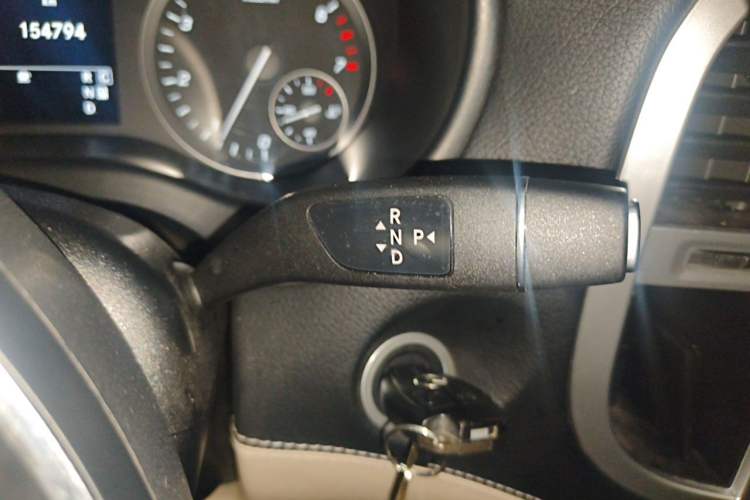 Used Mercedes-Benz Vito 2021 2.0T Business Version 7 Seats Gear Lever