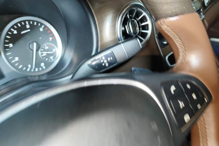 Used Mercedes-Benz Vito 2021 2.0T Business Version 7 Seats Gear Lever
