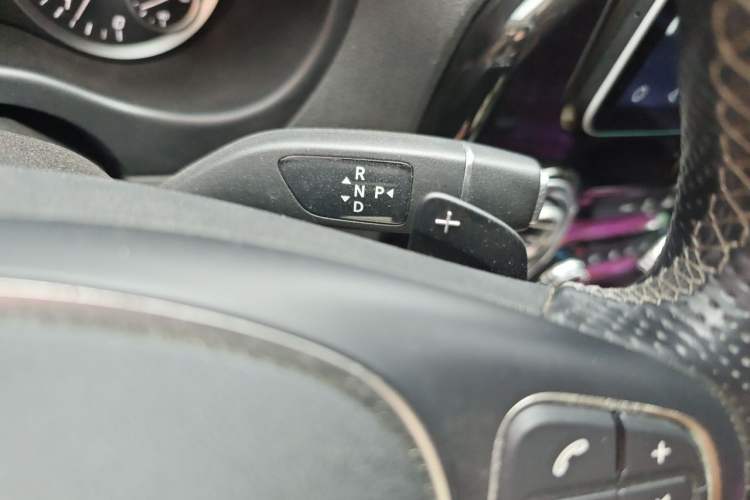 Used Mercedes-Benz Vito 2021 2.0T Business Version 9 Seats Gear Lever