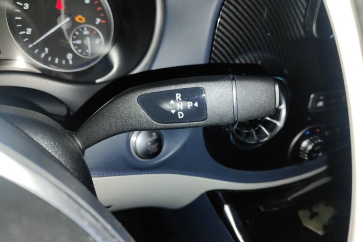 Used Mercedes-Benz Vito 2021 2.0T Business Version 7 Seats Gear Lever