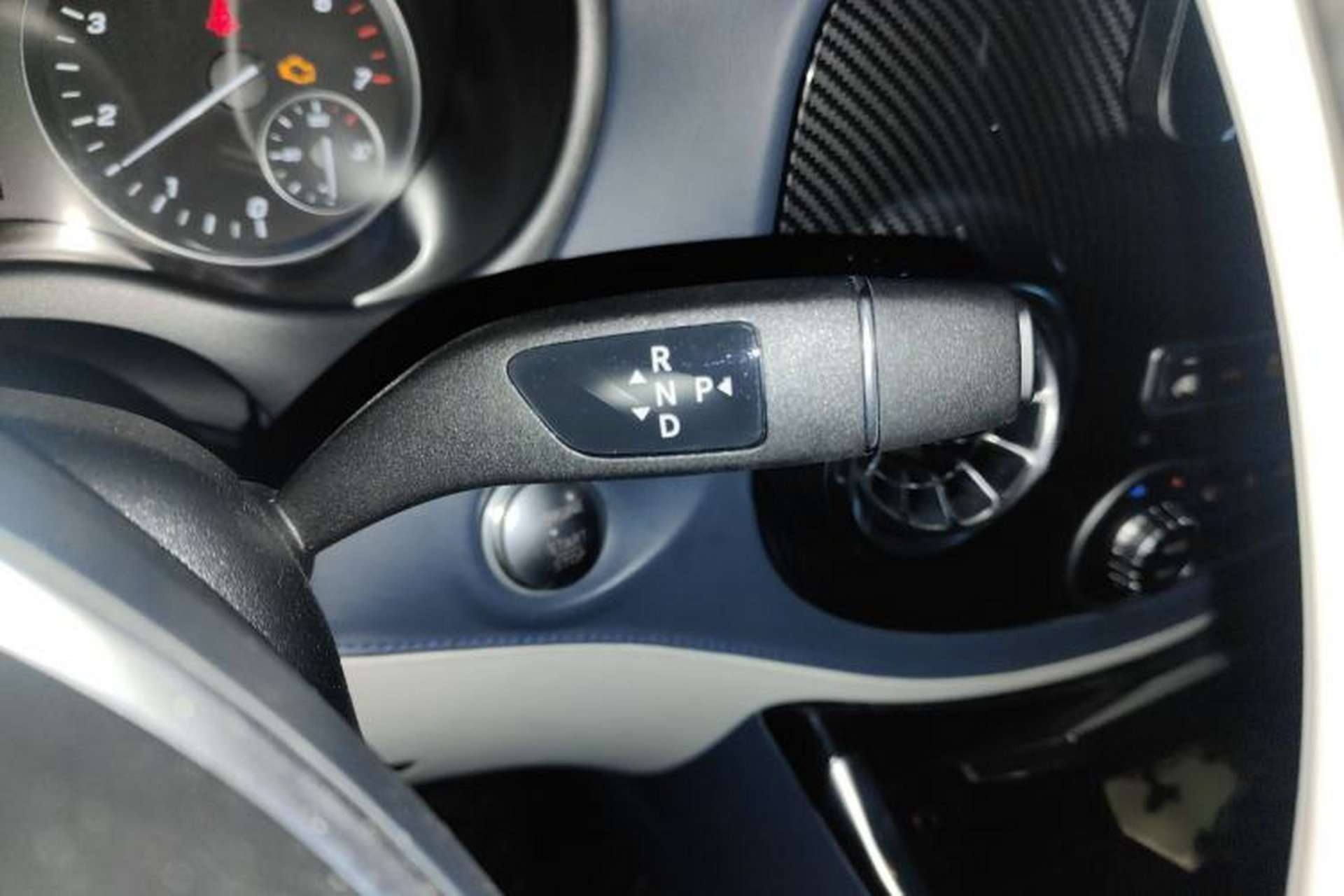 Used Mercedes-Benz Vito 2021 2.0T Business Version 7 Seats Gear Lever